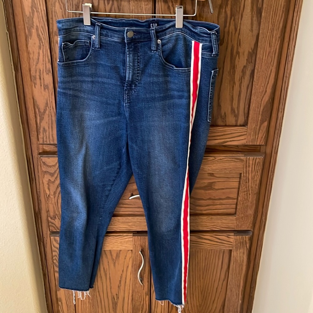 GAP Red Stripe True Skinny Jeans EUC